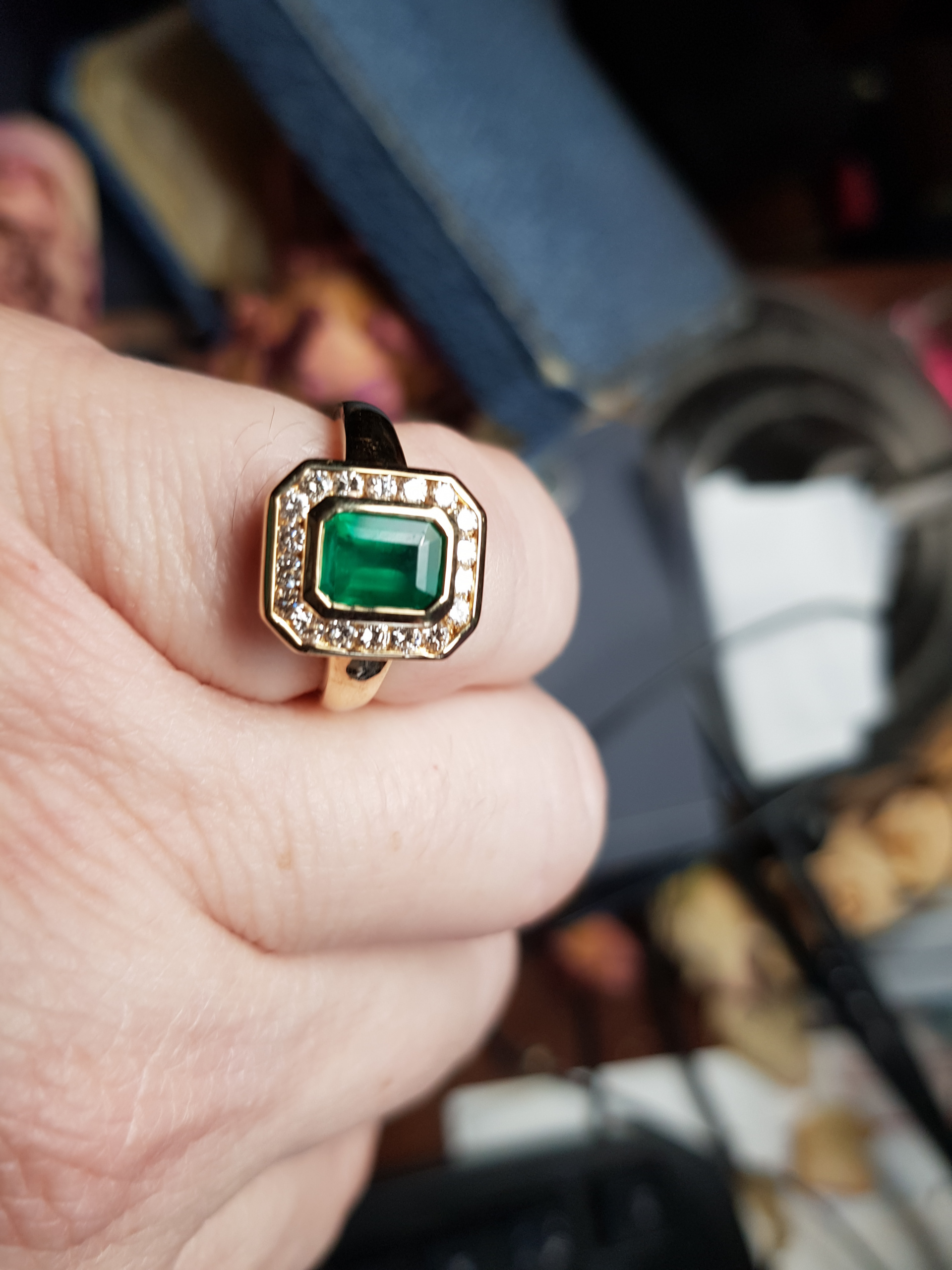 bague émeraude et diamants