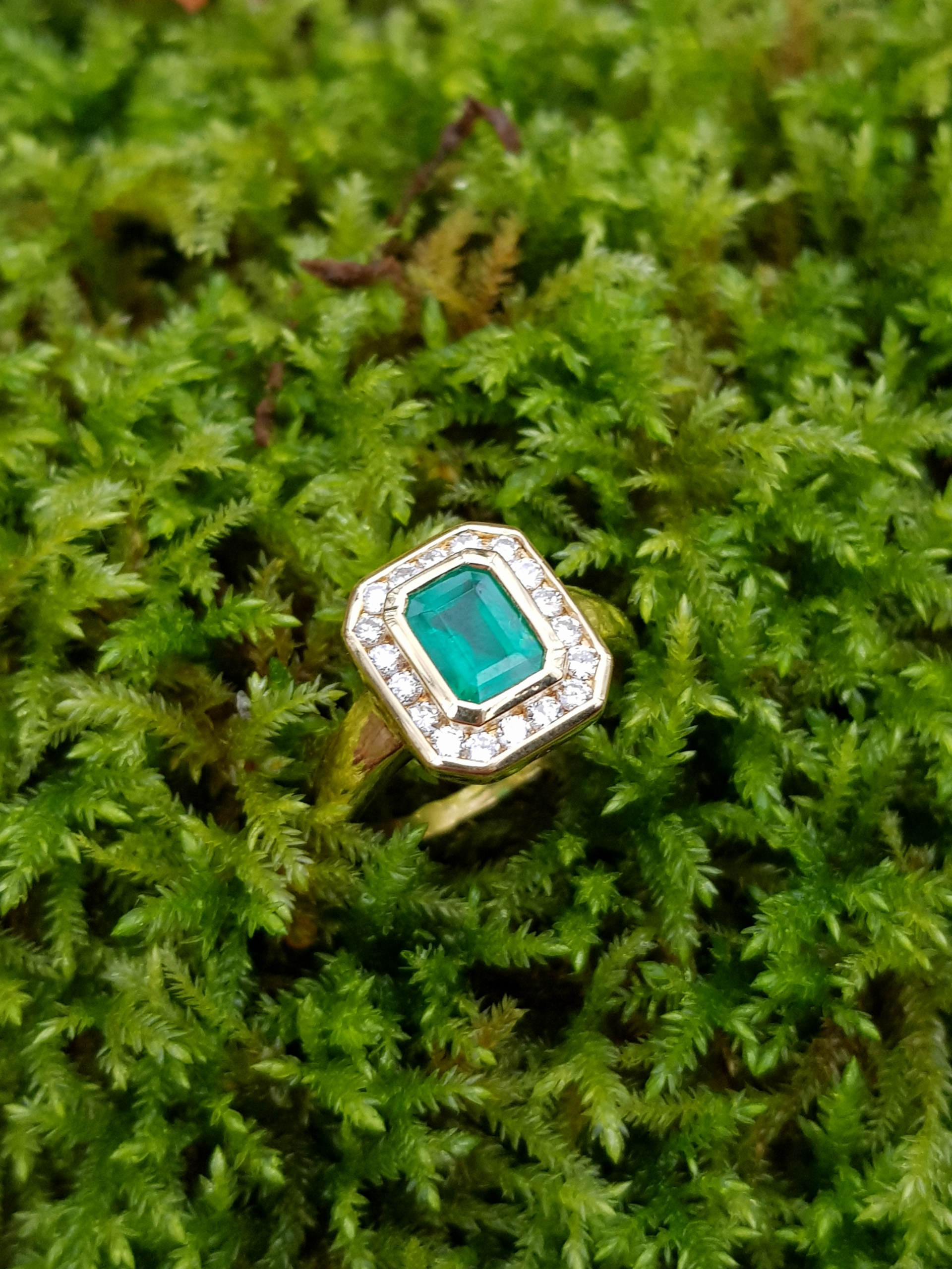 bague émeraude et diamants