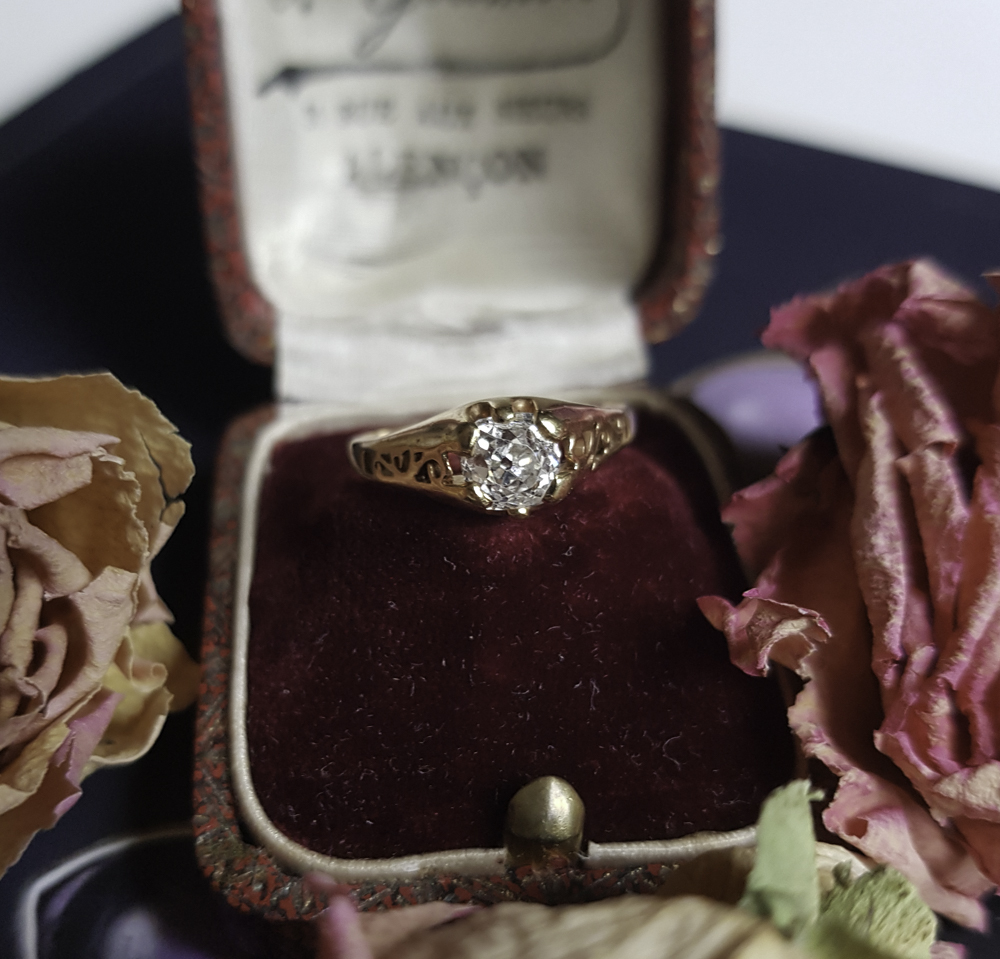 bague or solitaire diamant taille ancienne